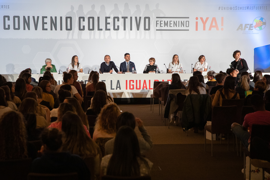 Huelga fútbol convenio femenino