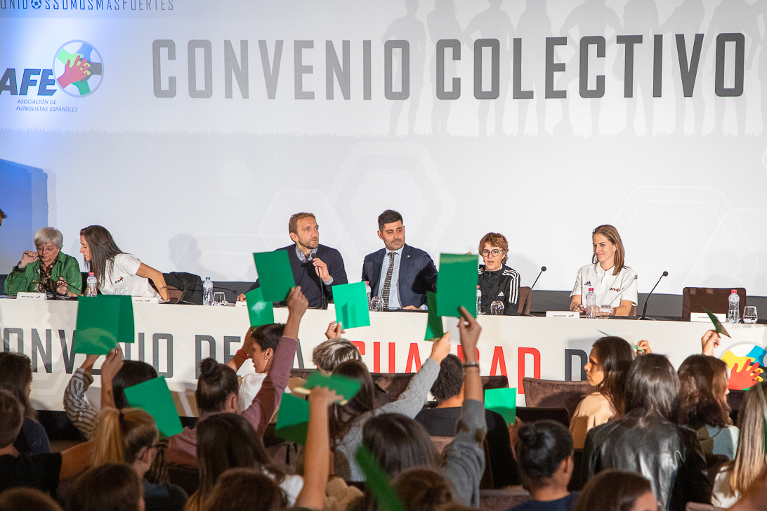 Huelga fútbol convenio femenino