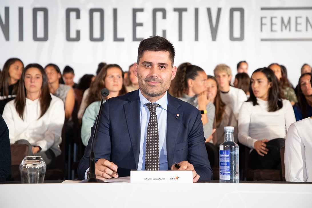 Huelga fútbol convenio femenino