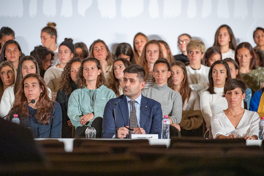 Huelga fútbol convenio femenino