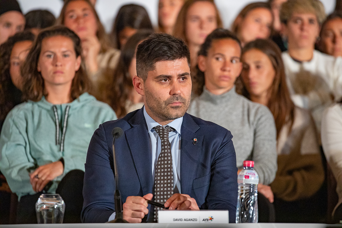 Huelga fútbol convenio femenino