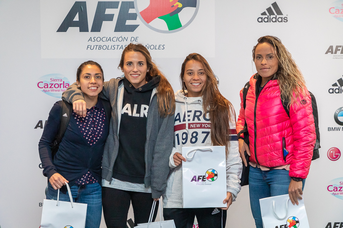 Huelga fútbol convenio femenino
