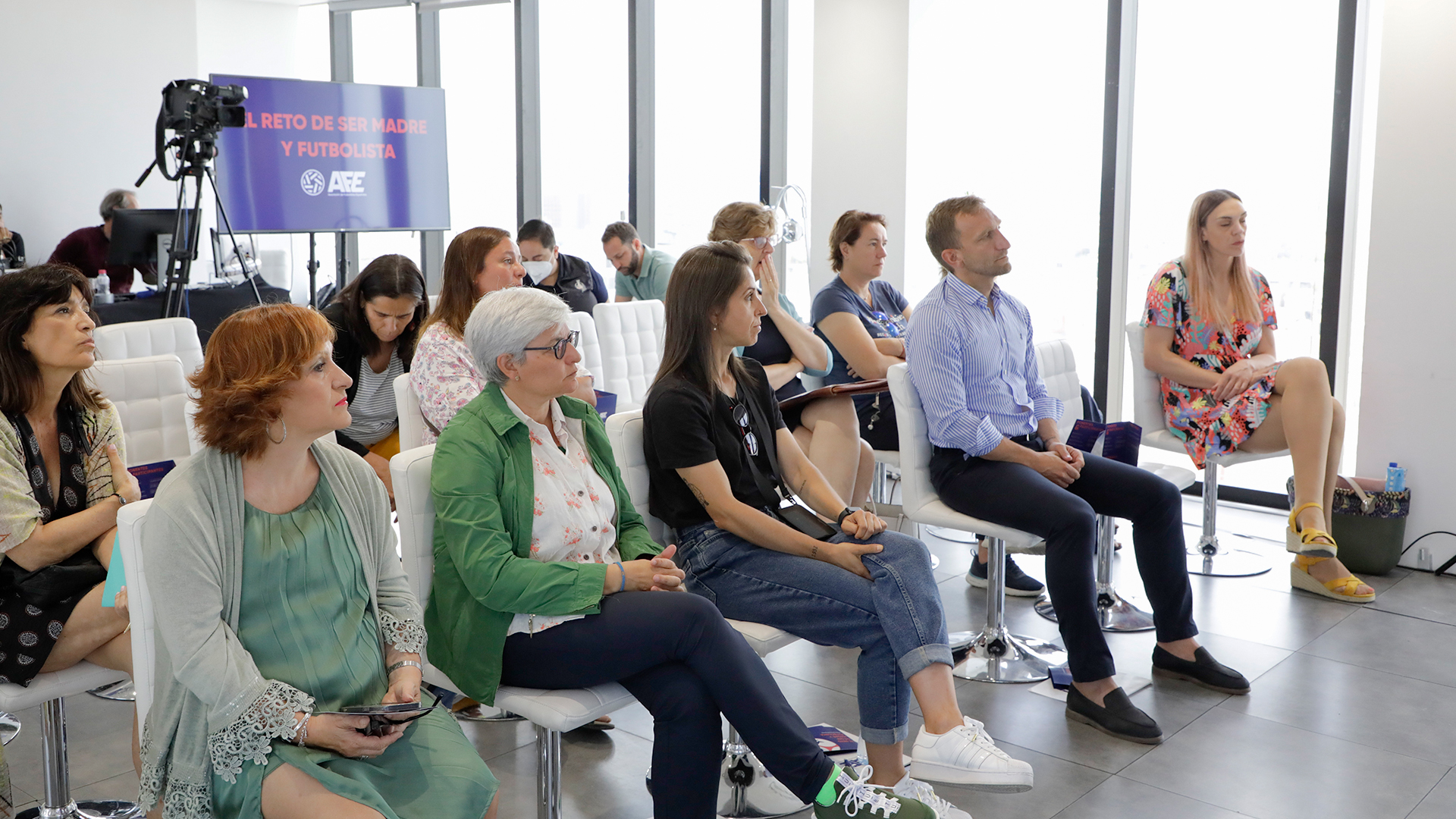 El reto de ser madre y futbolista - Jornada maternidad
