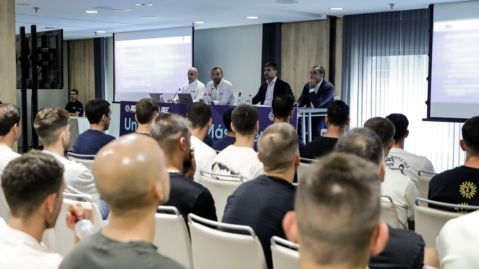 Reunión futbolistas Primera RFEF