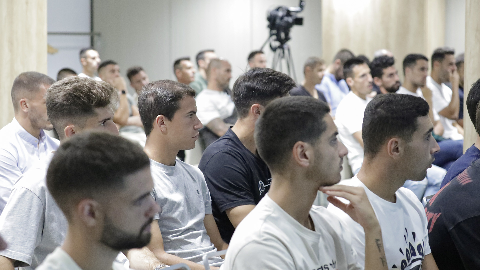 Reunión futbolistas Primera RFEF