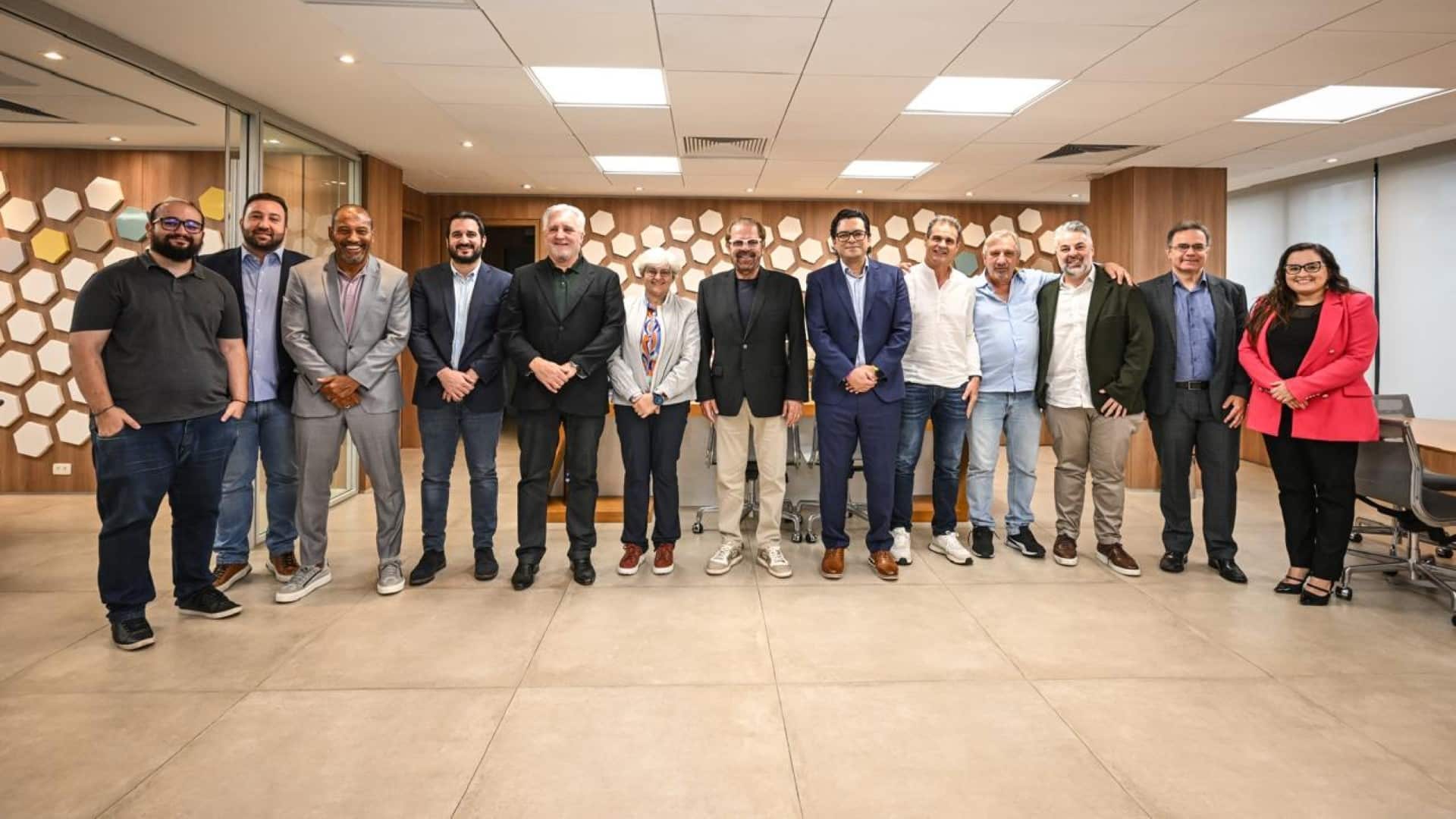 AFE mantiene una reunión de trabajo con el sindicato brasileño de futbolistas de São Paulo y la AMFpro de México