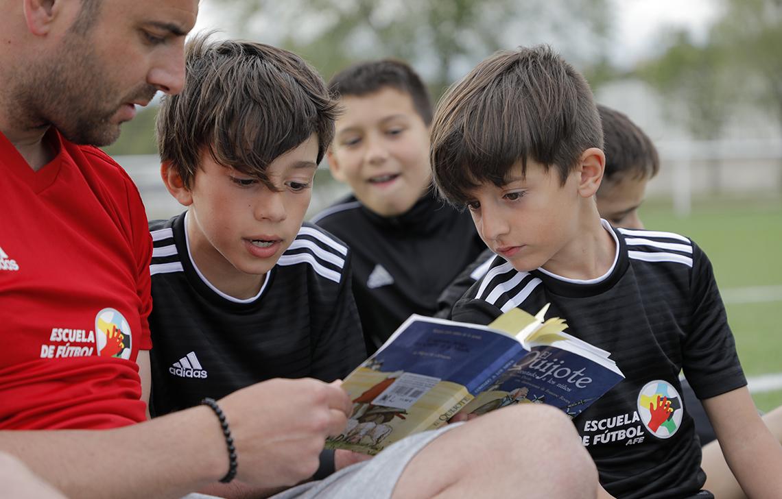 I Maratón de Lectura en la Escuela de Fútbol AFE de Madrid