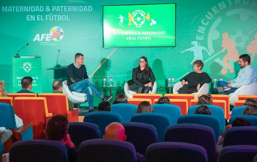 Maternidad y paternidad en el fútbol